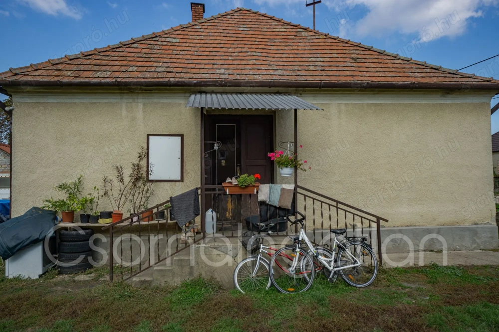 Rábapatona - összkomfortos tégla ház eladó