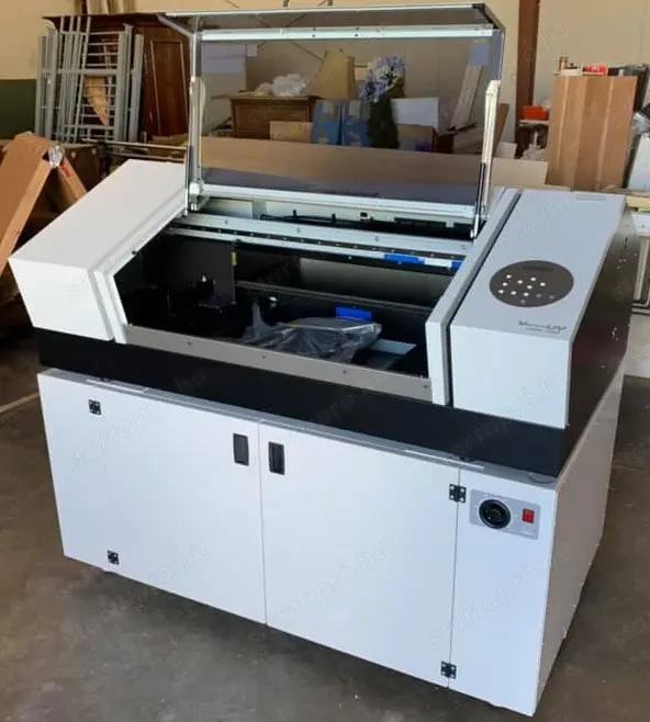 Roland VersaUV LEF2-300 Benchtop UV Flatbed Printer