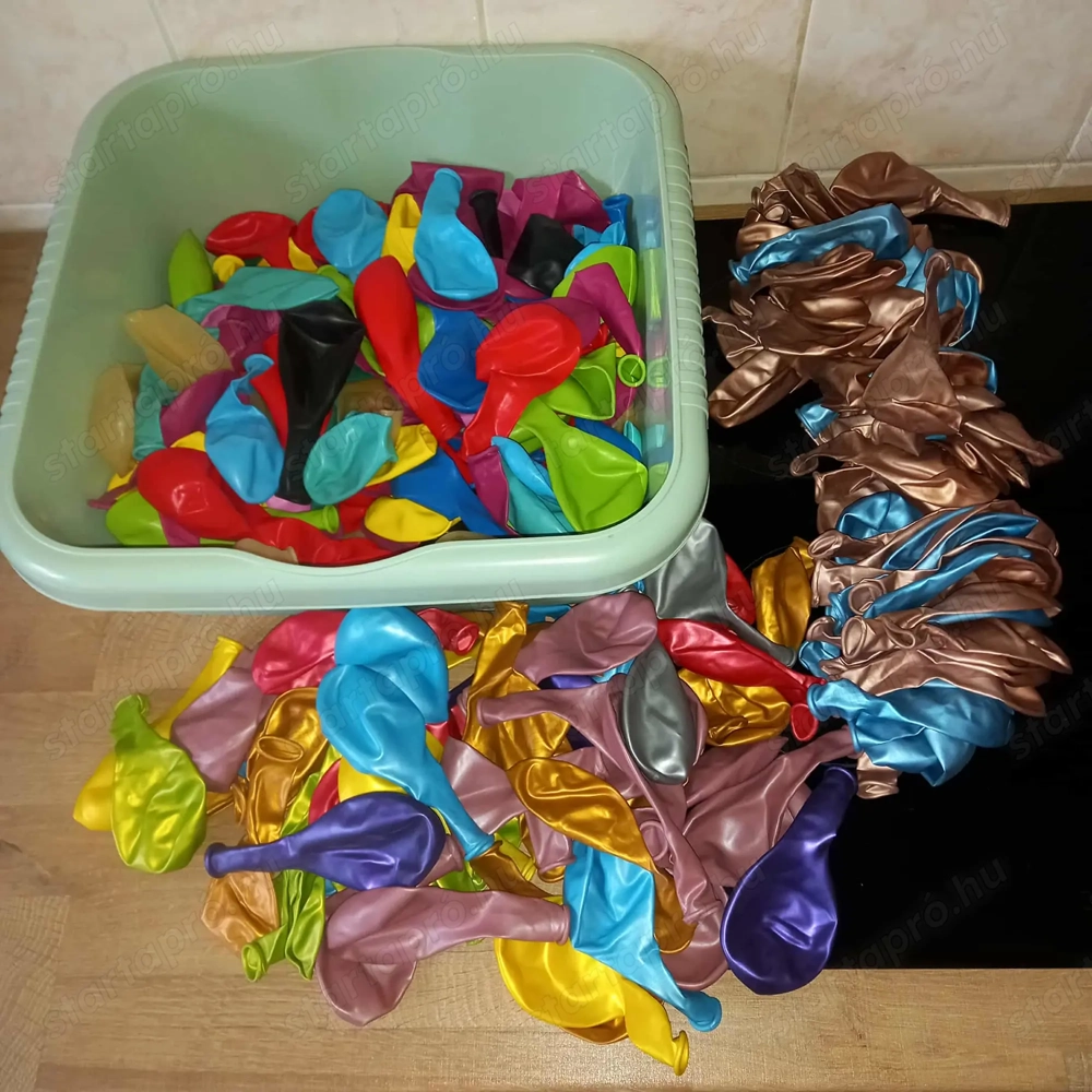 Üzletbezárás miatt többféle gumilufi eladó(modellező,sima,metál,shiny,szív,bóbítás,punch ball)