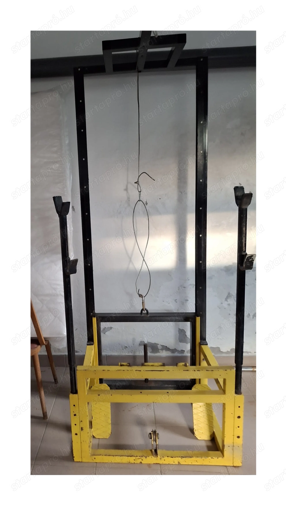 Eladó egy multifunkciós edzőpad súlyok nélkül 