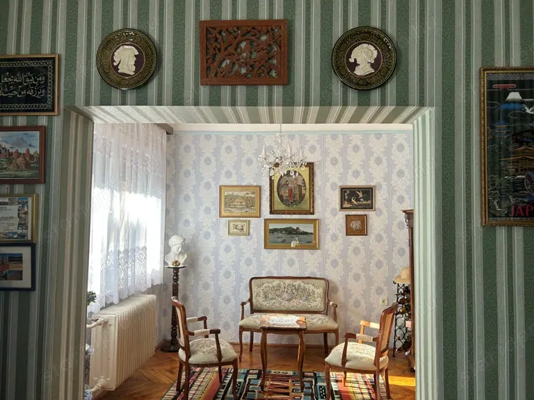 Vácon kertes ház eladó a belvárosban