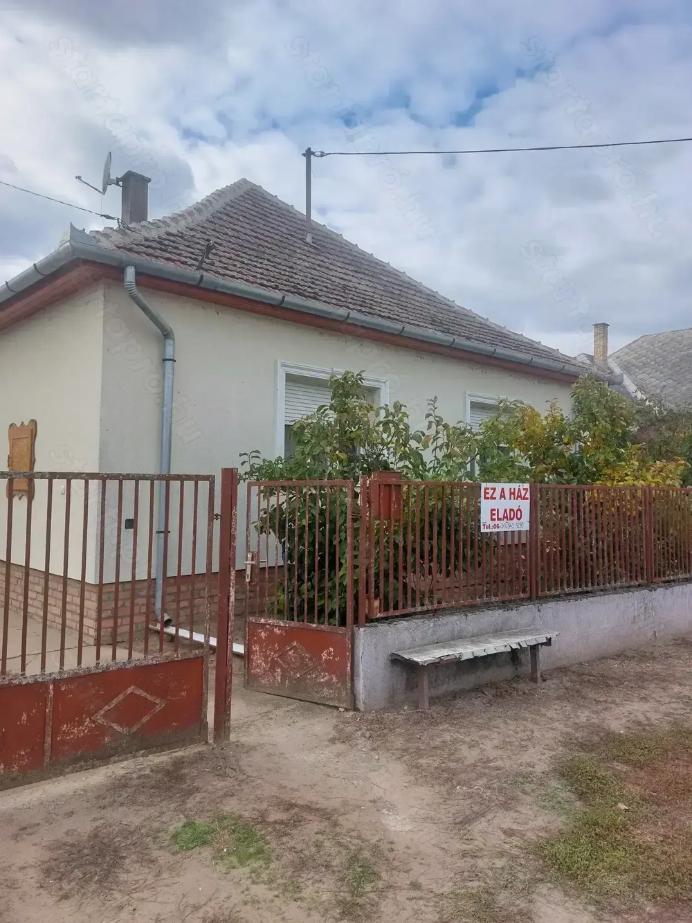 Eladó lakás  Fábiánházán.