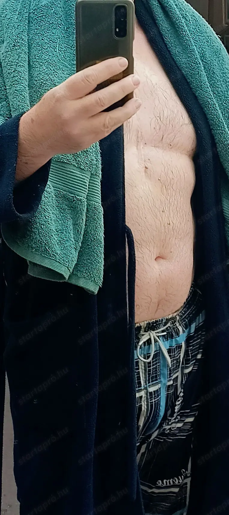  Huszonéves, alacsony, vékony femboyt keresek! 