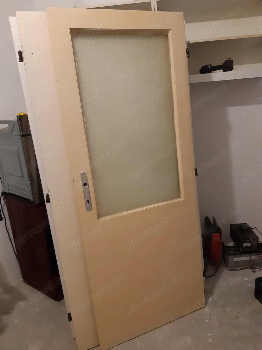 Beltéri ajtólap 77x195cm üveges falcos jobbos