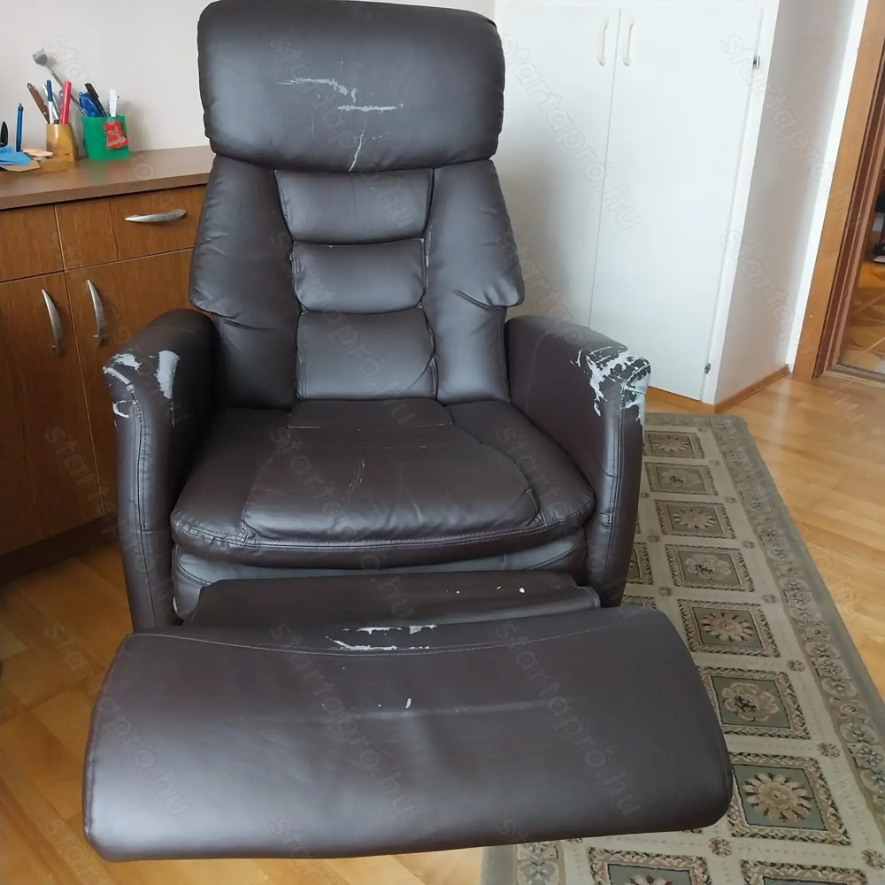 Kinyitható lábtarós fotel eladó