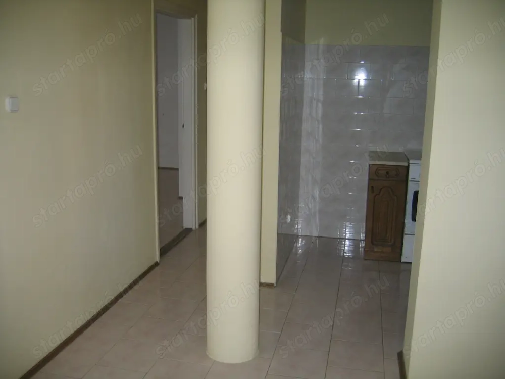 Eladó 70m2-es, 3szoba+étkezős lakás Szeged Rókusi városrészben, Klapka tér közelében!  70 m -es, fél