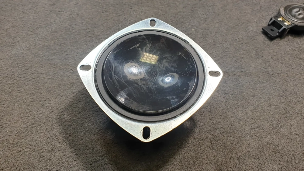 LG 4 Ohm, 30 Watt hangszóró eladó