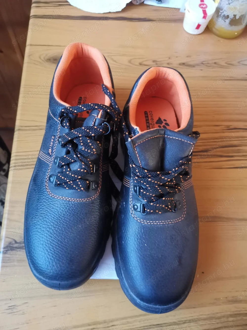 Eladó.Uj Munkavédelmi cipő 42 es és 39 stoplis cipö,és dvd.