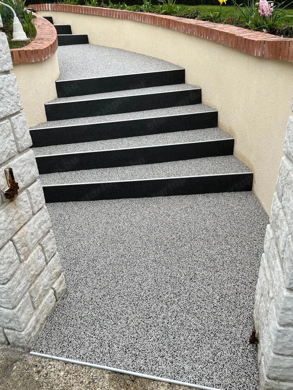 Kőszőnyeg telepítés, terasz, lépcső, padló munkák, felújítás