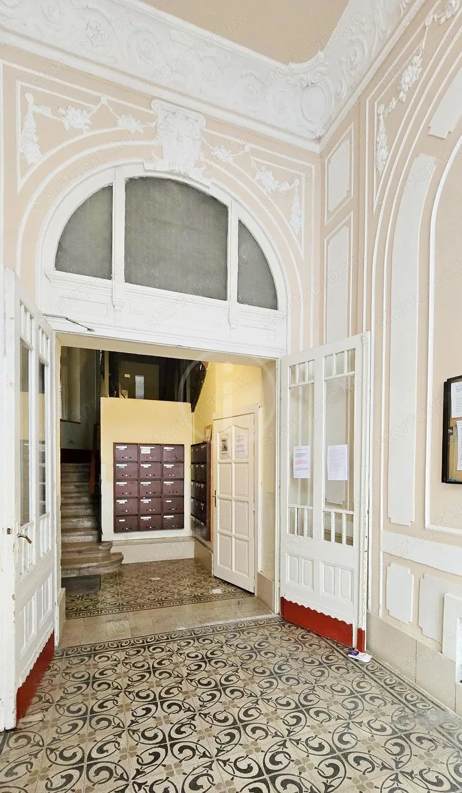 Duna partnál, azonnal költözhető erkélyes iroda kiadó!