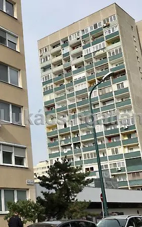 Zuglóban az IKEA mögötti részen 15 emeletes toronyházban a 12.emeleten garzonlakás eladó!