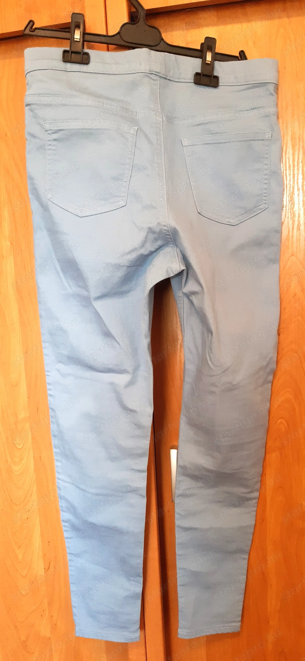 Új! Kék színű, női farmer nadrág eladó.