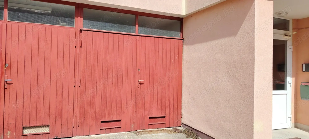 Békéscsabai garázs eladó