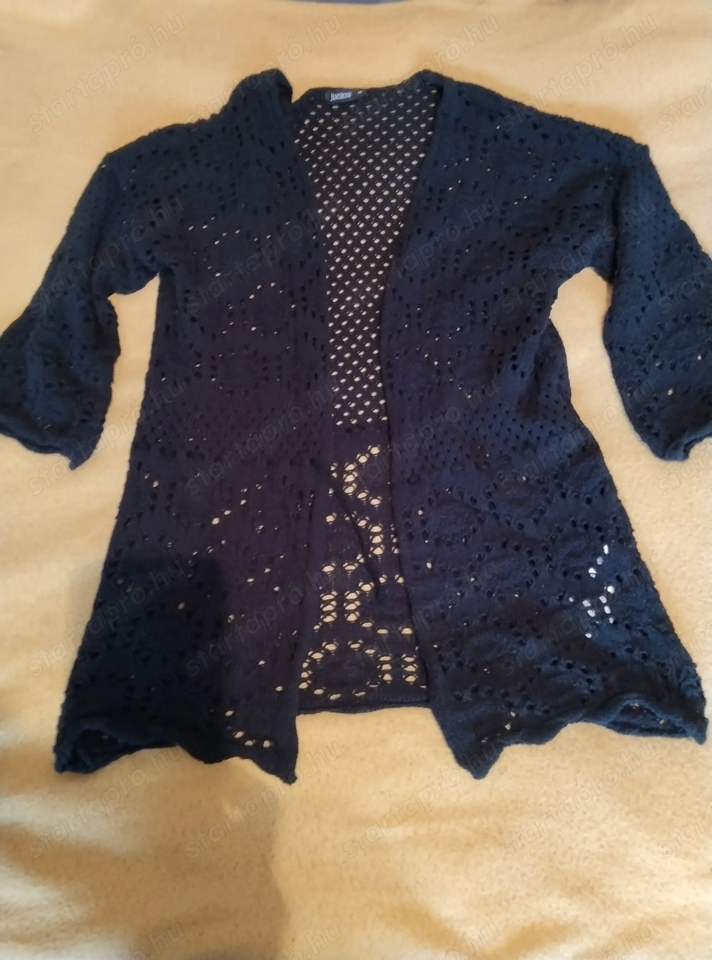 Gyönyörű horgolt fekete női kardigán