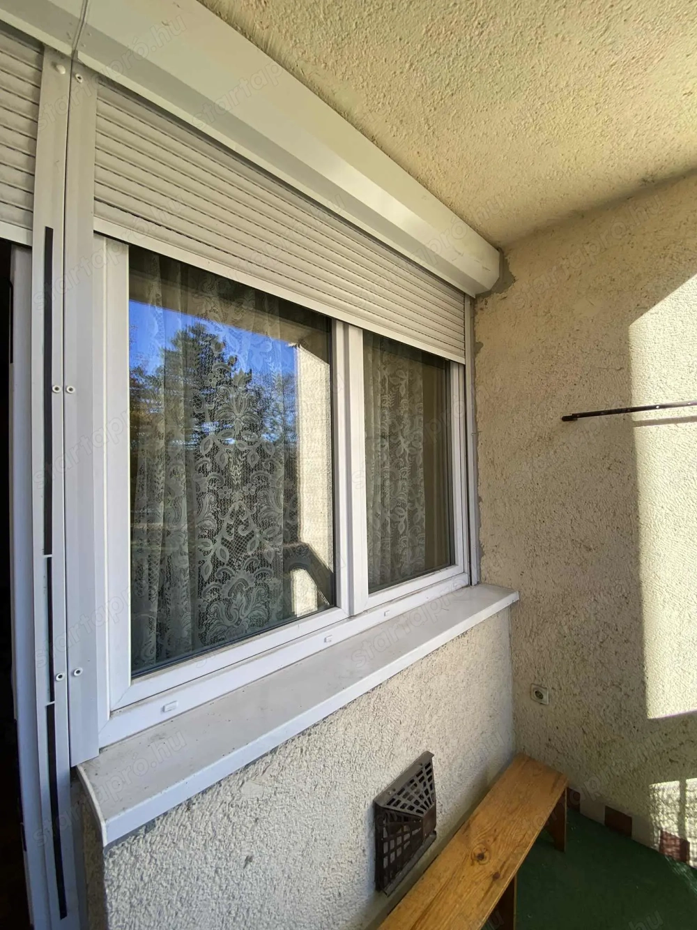 Kiadó társasházi lakás Vácon a Gombási úton. 