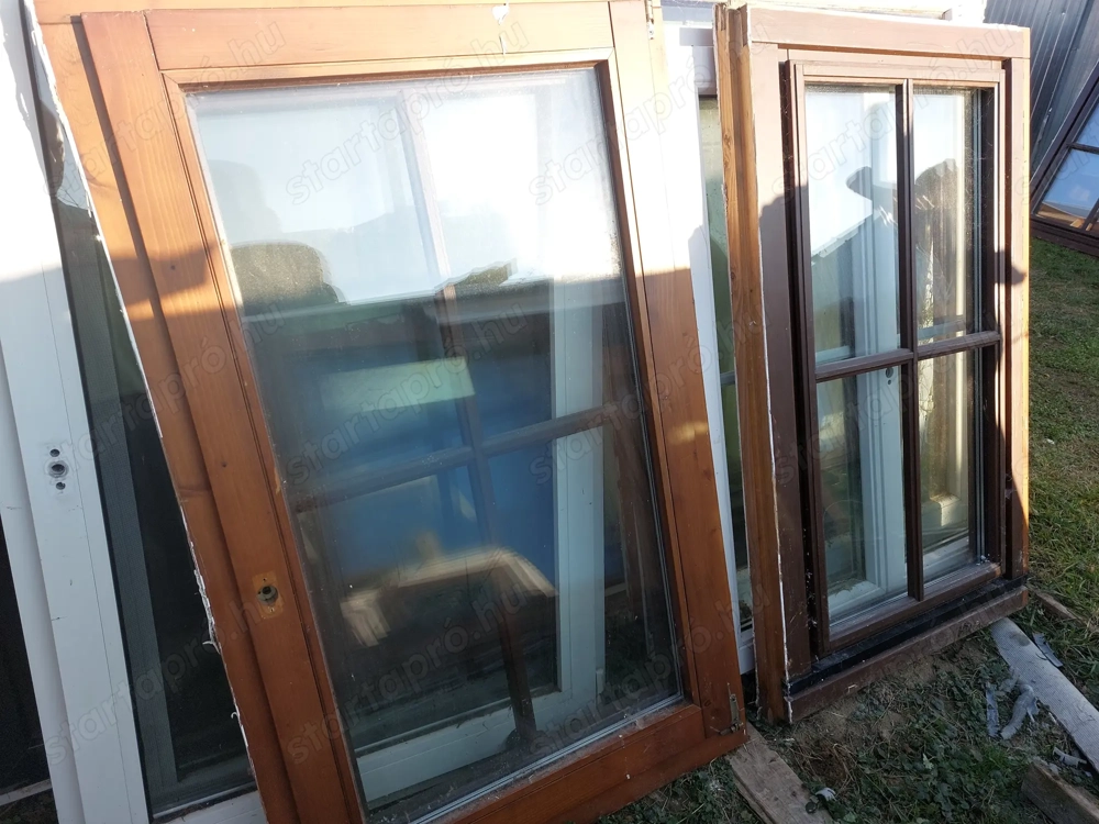 Bukó nyiló  3 réteg üveg disz osztott 2 db fa ablak sz;82 m;132 cm hőszigetelt kép szerinti állapot 