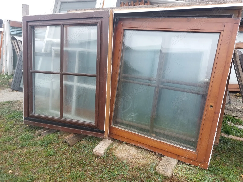 Bukó nyiló  3 réteg üveg disz osztott 2 db fa ablak sz;115 m;132 cm hőszigetelt kép szerinti állapot