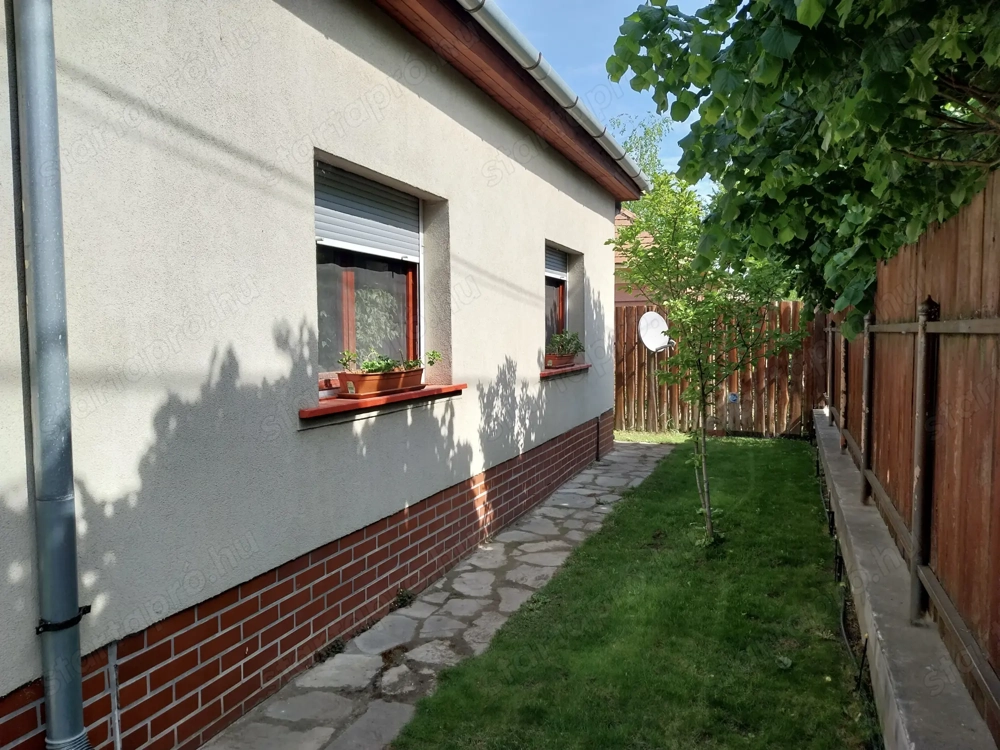 Kedves, gondosan karbantartott családi ház Fótújfalun   ahol otthon érzed magad az első pillanattól!