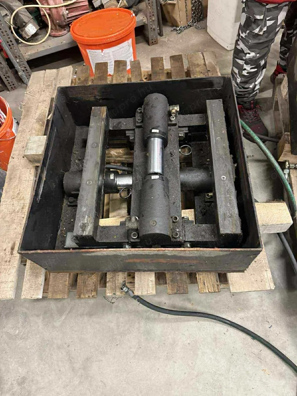 Teher hidraulikus holtjátékvizsgáló 18T