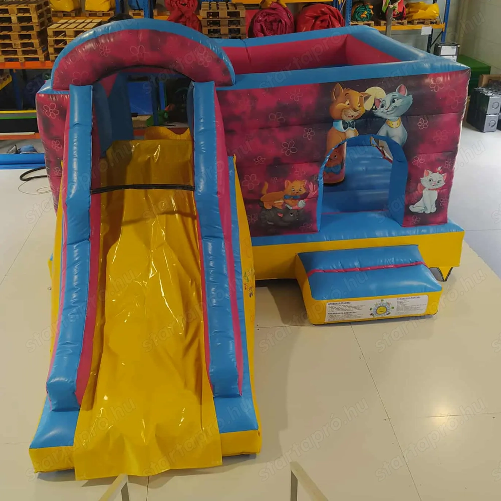 Eladó Cicás Csúszdás Ugráló