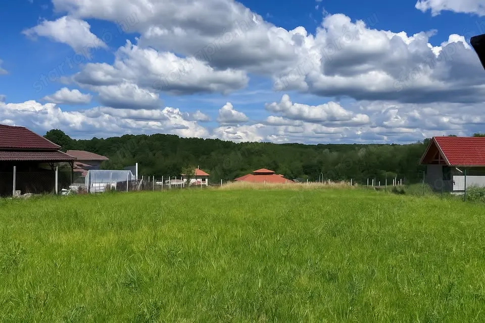 Eladó panorámás építési telek Berkenyén   1200 m  a természet ölelésében!