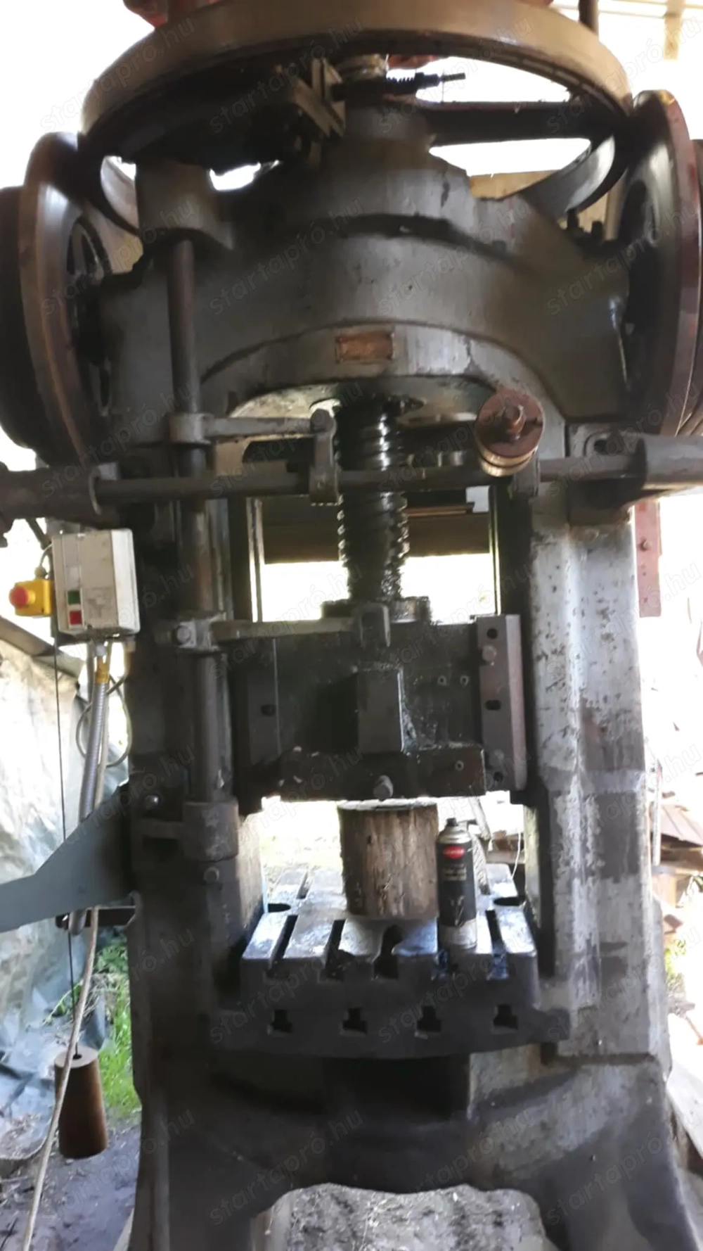 Frikciós prés eladó