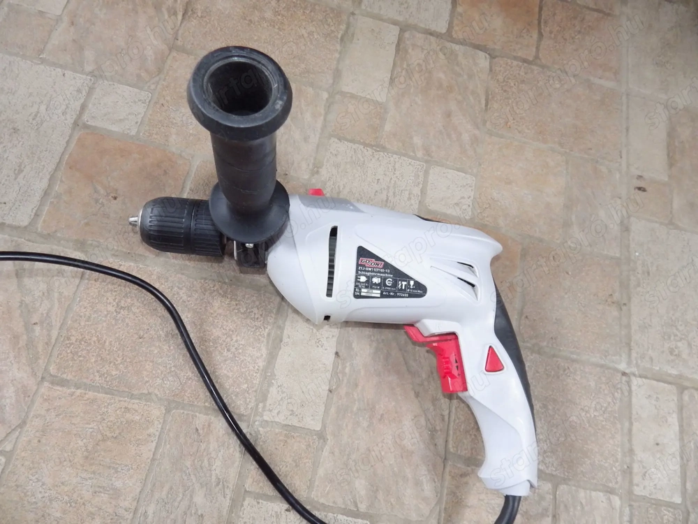 Go On  ütvefúrógép fúrógép!  710W  Siófok  Gyorstokmányos Fúrás   Ütvefúrás irányváltós Fordulatszám