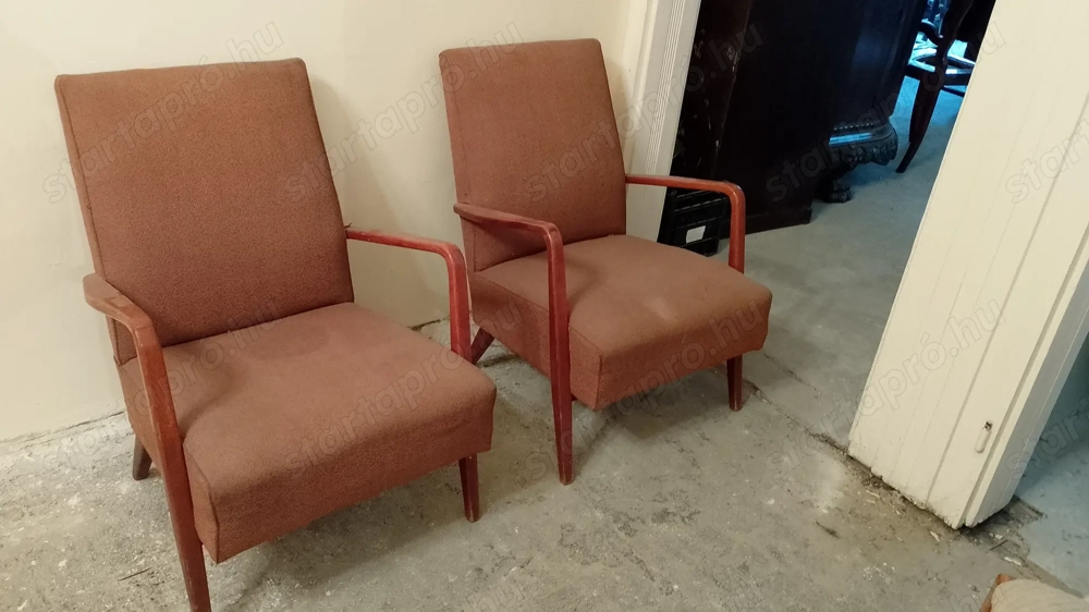 két nagyon kényelmes fotel