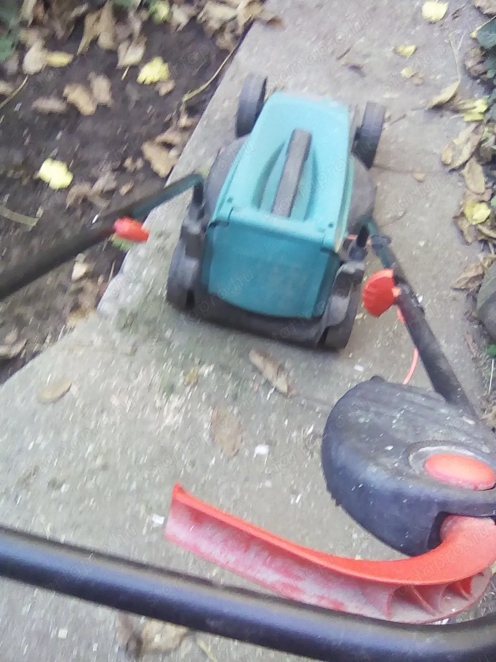 BOSCH fűnyíró eladó,ARM32,1200W.