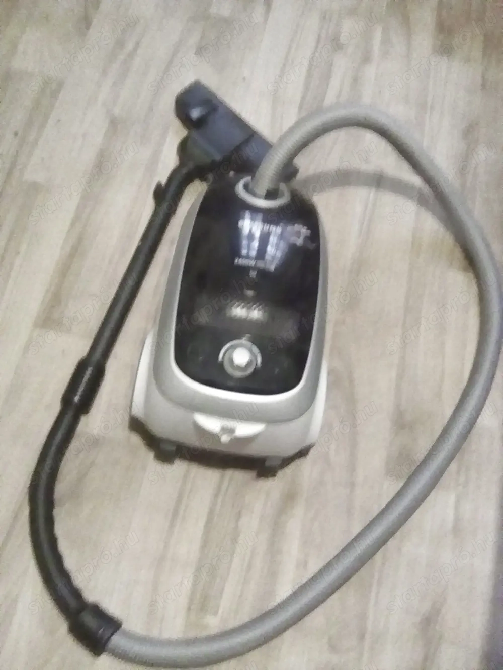 Porszívó eladó SAMSUNG,2400W,porzsákos.