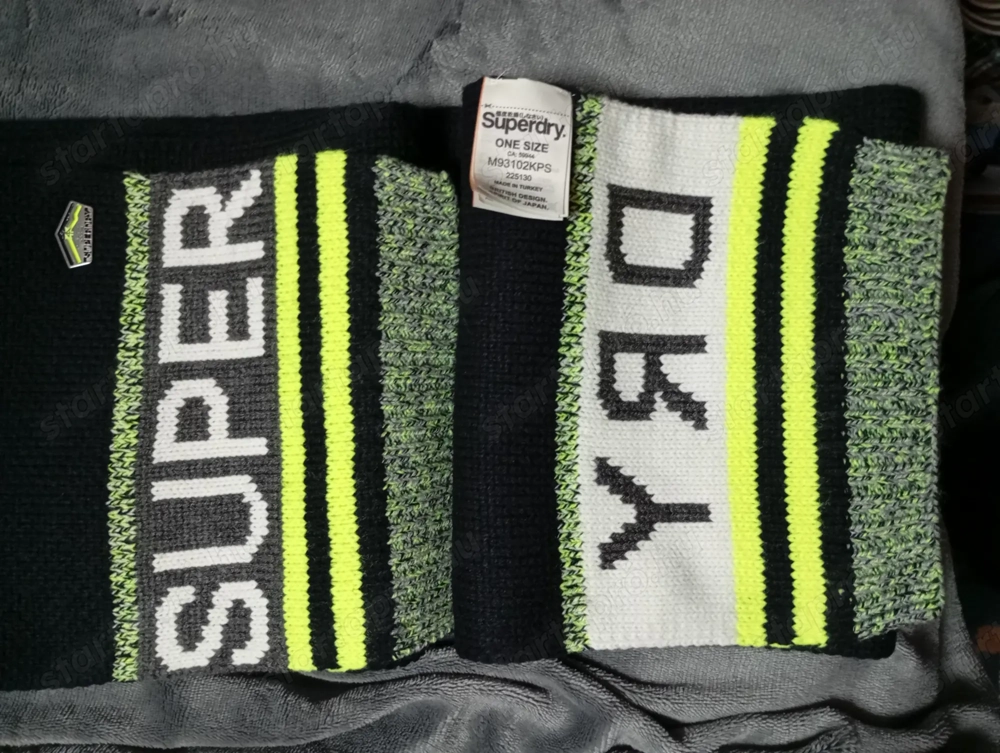 Superdry téli sál újszerű állapotban.