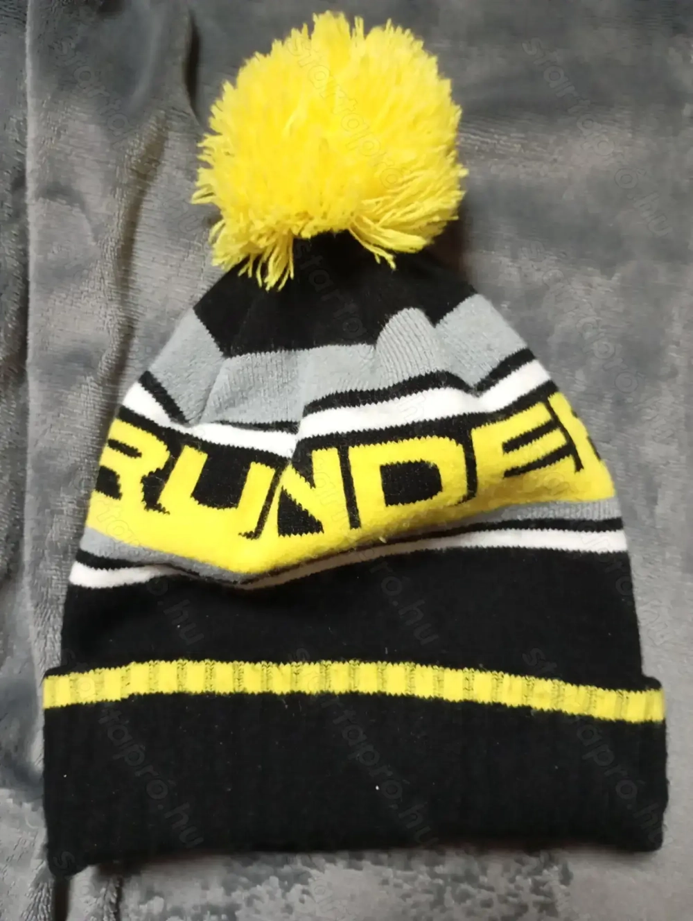 Under Armour téli sapka újszerű állapotban