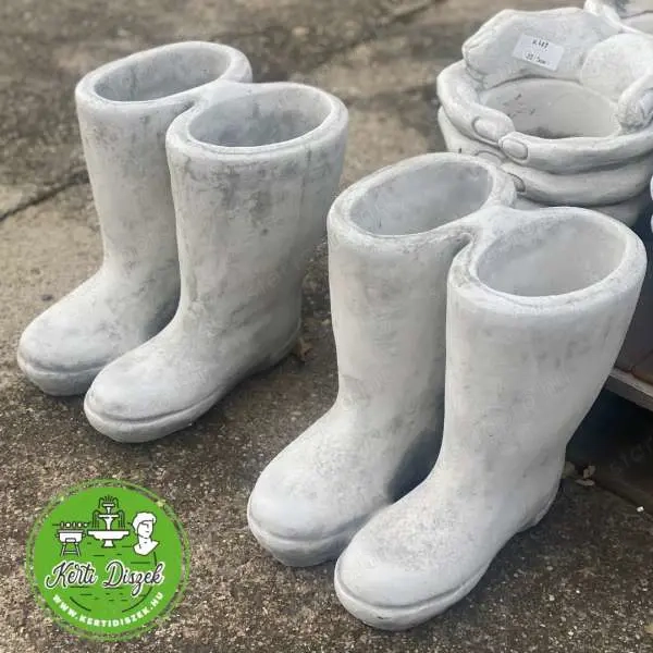 Gumicsizma virágtartó