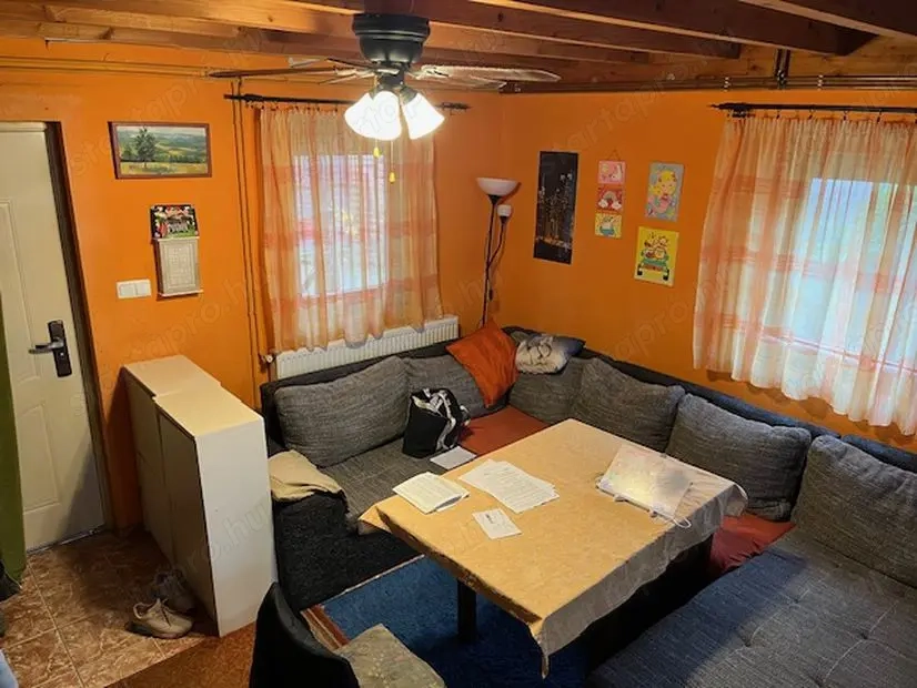 Szigethalmon Parkerdőnél 2007-ben épült 2 szintes szélső sorház