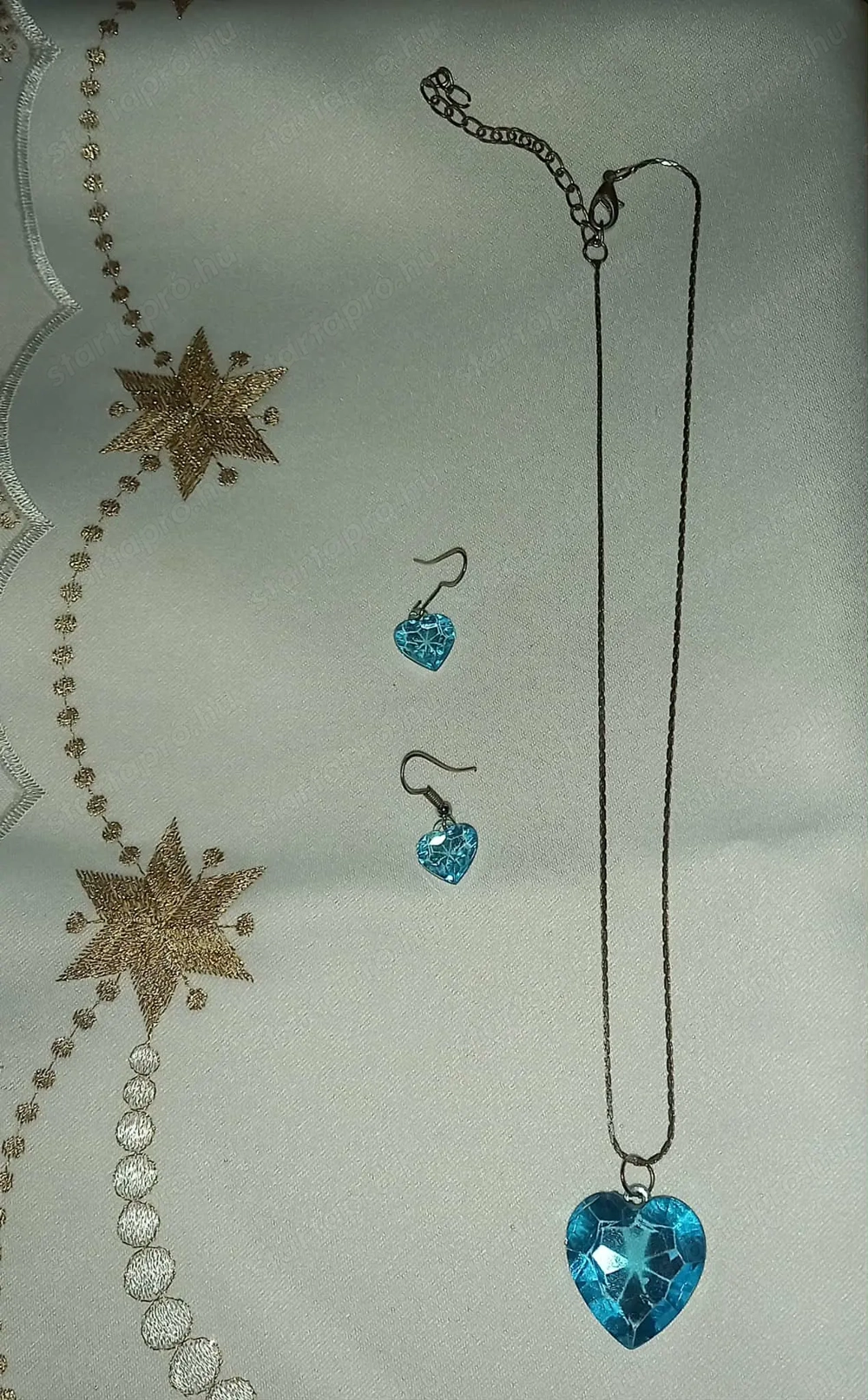 Kék szív medálos nyaklánc olcsón eladó