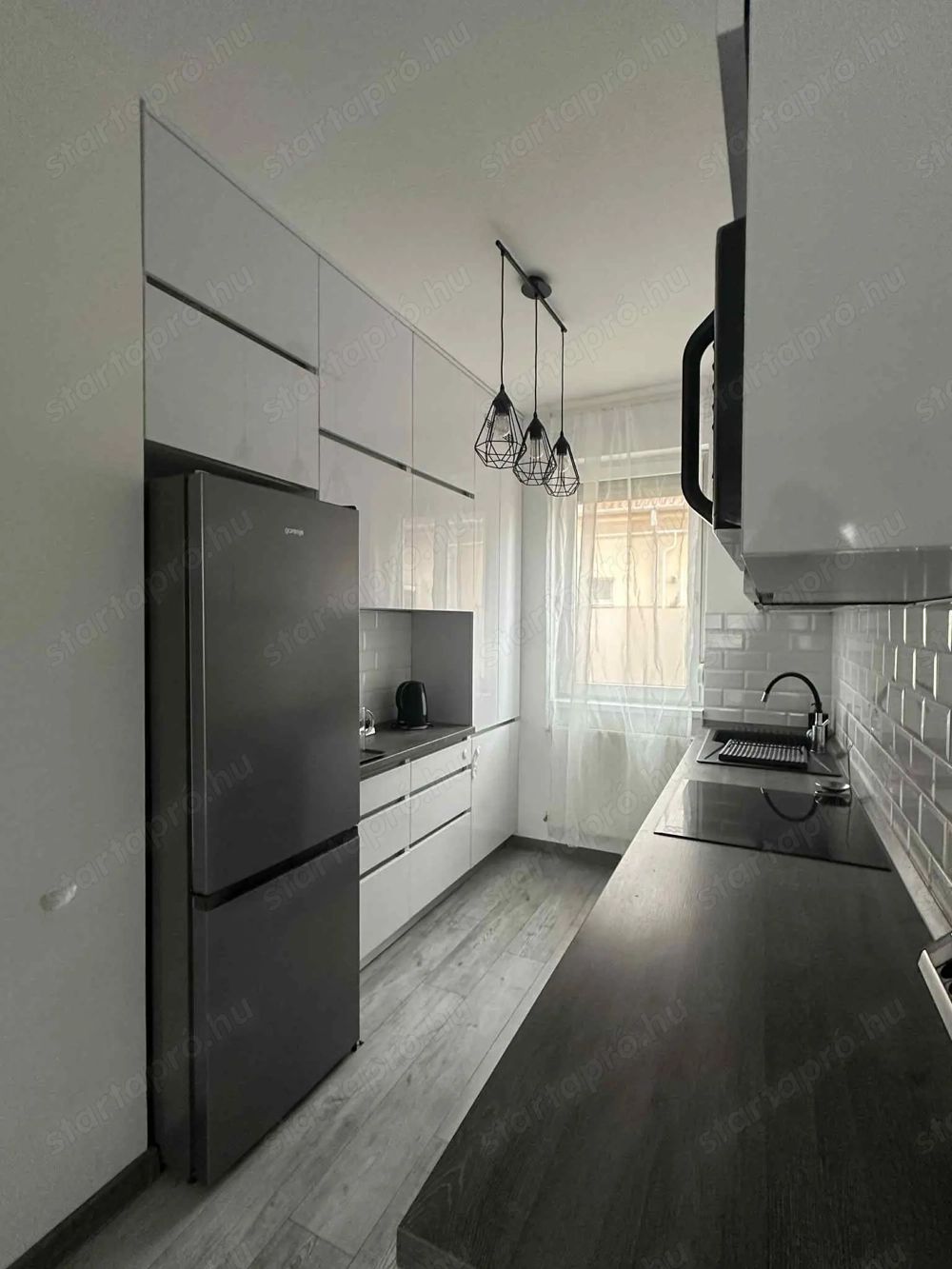 Hajdúsámson, nappali + 3 hálószobás kétszintes sorházi lakás