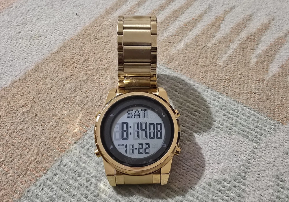 ÚJ - Férfi digitális  karóra, Arany színű 