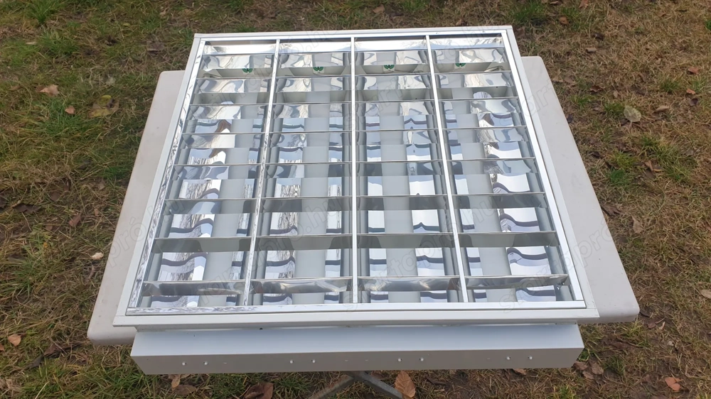 4x18W tükrös neon armatúra eladó, süllyeszthető