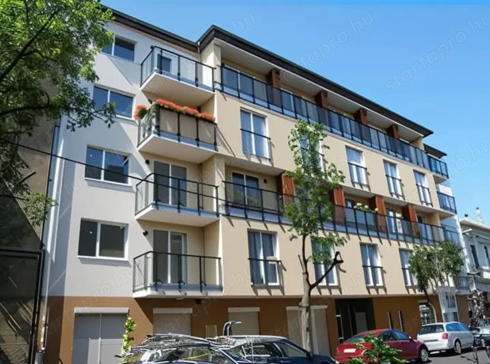 Eladó lakás! Megközelíthetőség és bevásárlási lehetőség kiváló!