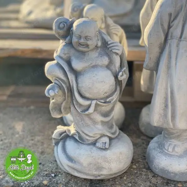 Buddha álló kisméretű szobor