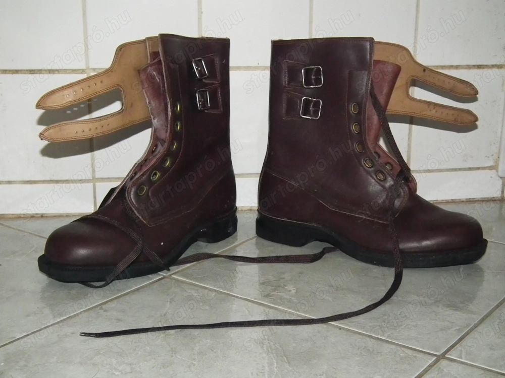Ritka új NOS magyar surranó katonai bakancs 42 -es (nr.21)