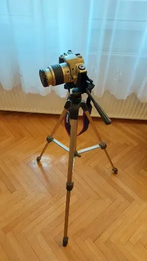 Canon tükörreflexes fényképező állvánnyal