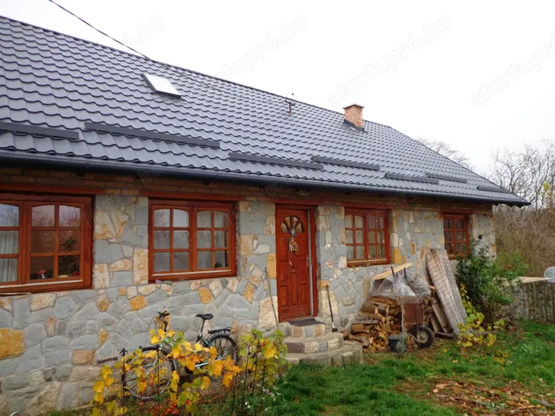 Börzsöny-Márianosztrán eladó patak parti ház