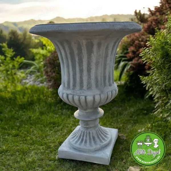 Fagyálló vázák talpas serleg kaspó