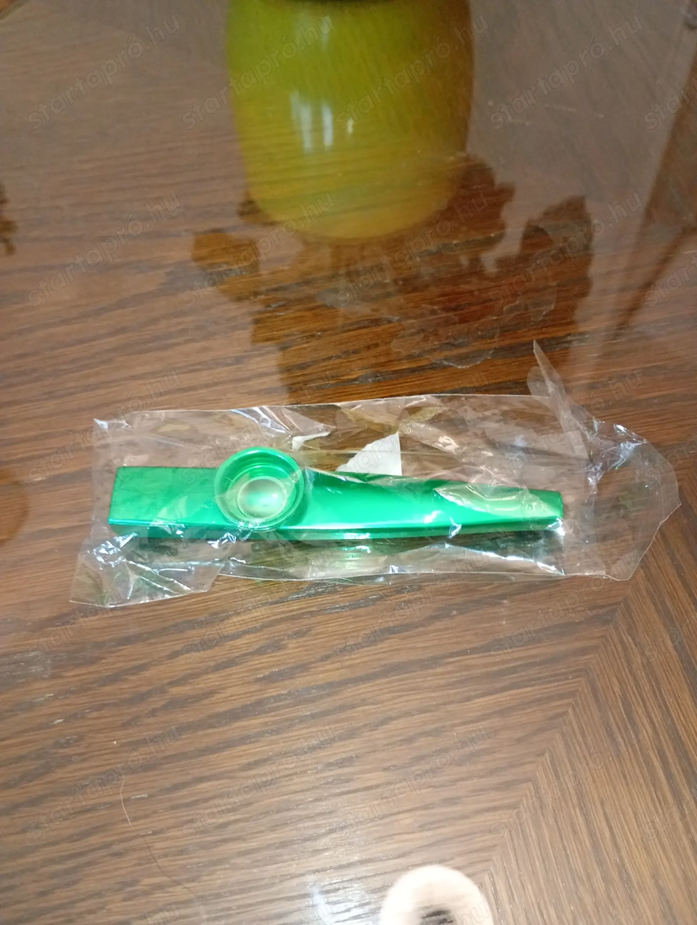 fém kazoo nagyszerű hangzást és szórakoztató játékot kínál.  3500ft  zöld személyes