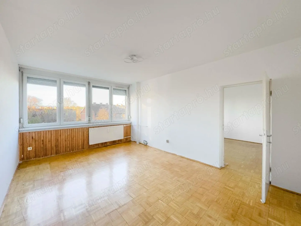 Pillangó parkban csendes, világos, emeleti, tehermentes lakás eladó!
