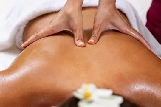  Relaxálj és frissülj fel: Prémium masszázs és pedikűr  