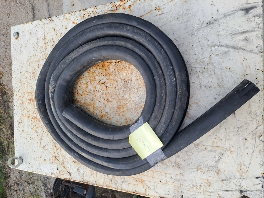 Eladó Ikarus oldalsó ablak gumikéder gumi kéder