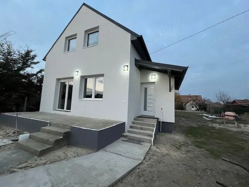 Tököl Papkertben  104 nm igényesen felújított 4 szobás családiház