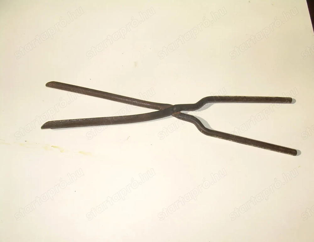 Antik, régi hajsütővas megkímélt állapotban eladó.